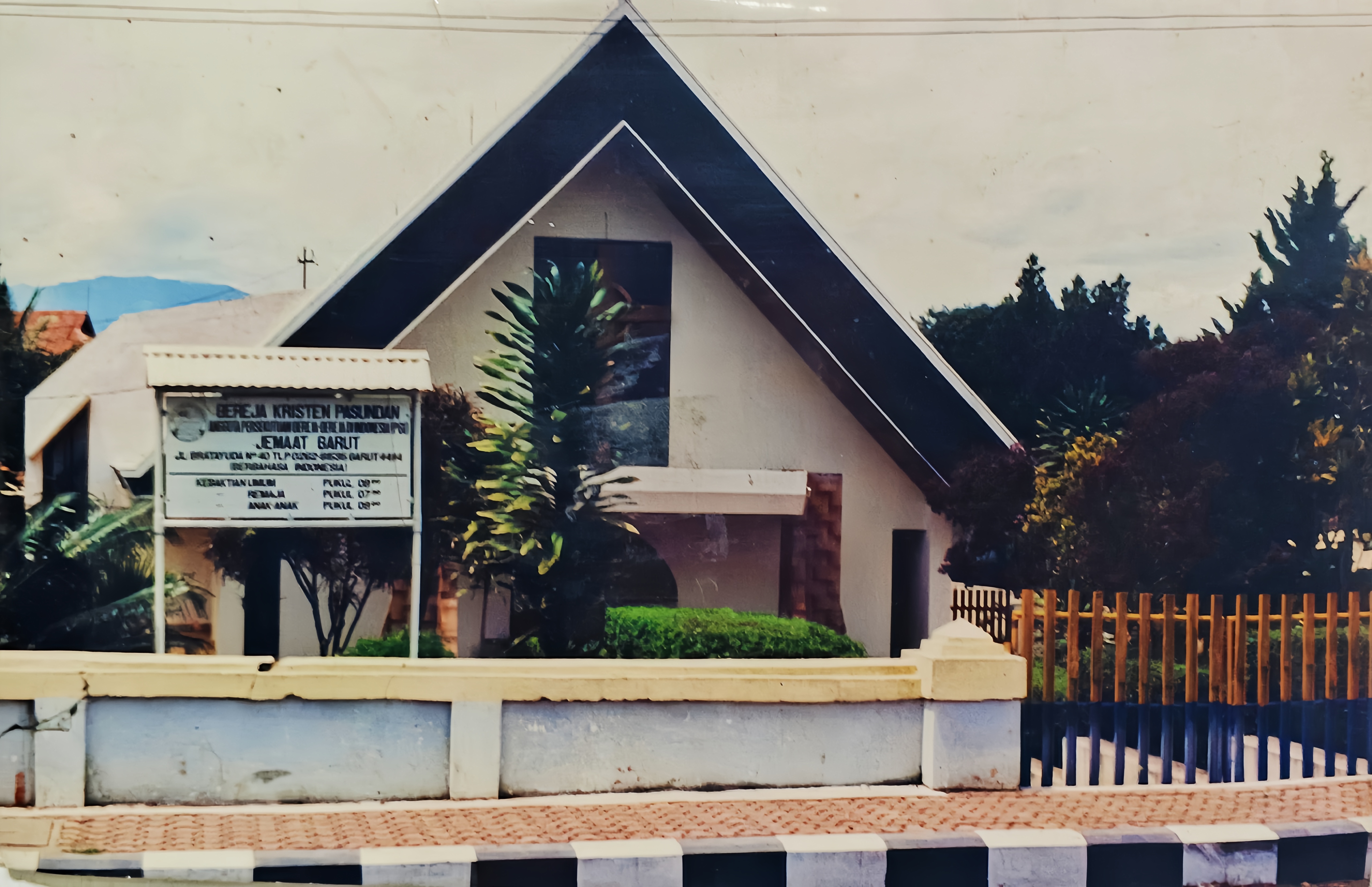 Bangunan Gereja Ketiga